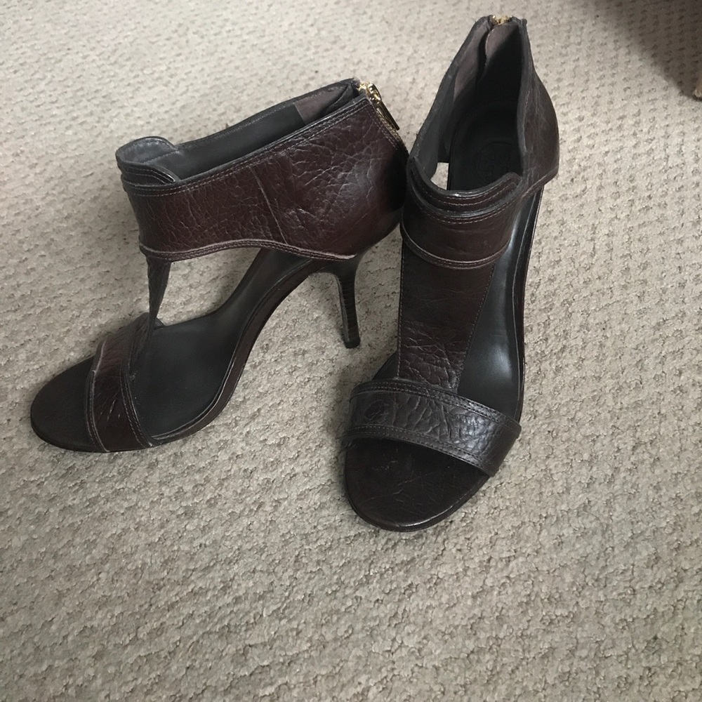 Unique Tory Burch sandal